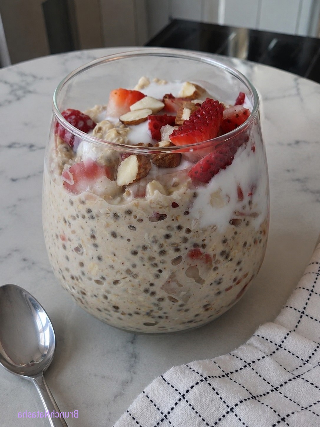 Vanilla Strawberry Overnight Oats